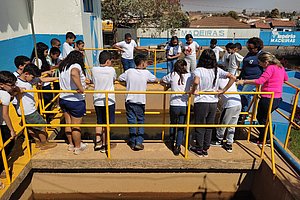 Alunos da Escola Municipal Alzira Borges Souto em visita à Estação de Tratamento de Água (ETA)