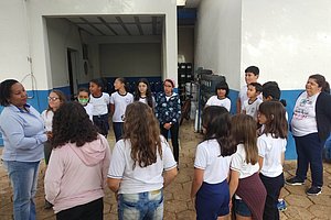 Alunos da Escola Municipal Professora Denise Luisa Oliveira em visita à Estação de Tratamento de Água (ETA)